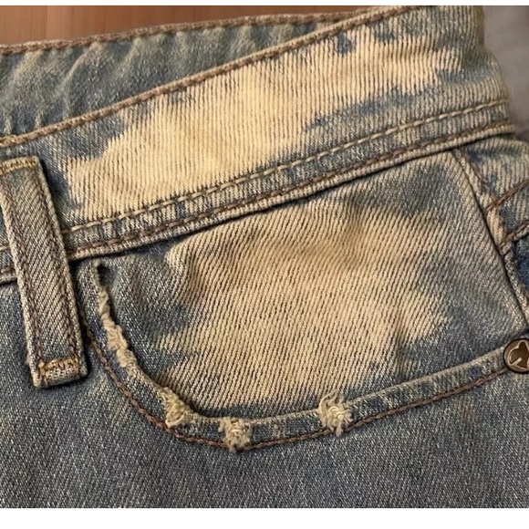 Sanctuary Clothing Bleach Wash Distressed Ripped Cropped Boyfriend Jeans - 31 - Picture 4 of 8